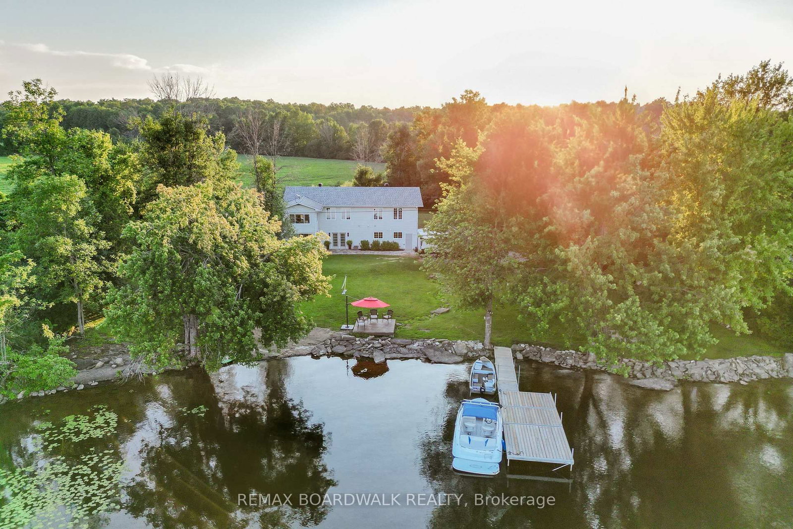 100 Mcculloughs Landing • Perth, ON photo 2