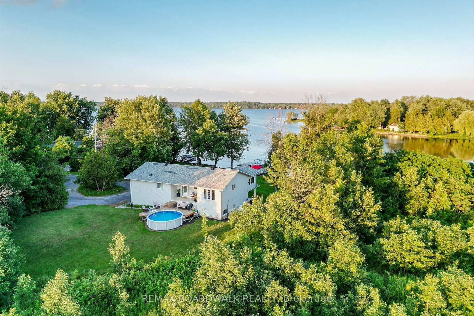 100 Mcculloughs Landing • Perth, ON photo 32