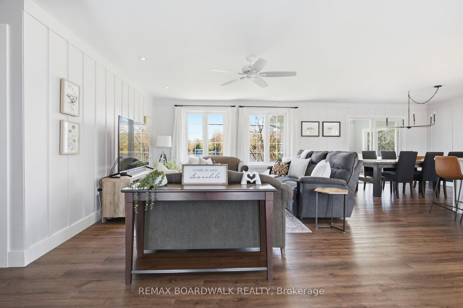 100 Mcculloughs Landing • Perth, ON photo 4