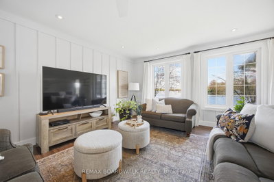 100 Mcculloughs Landing • Perth, ON photo 6