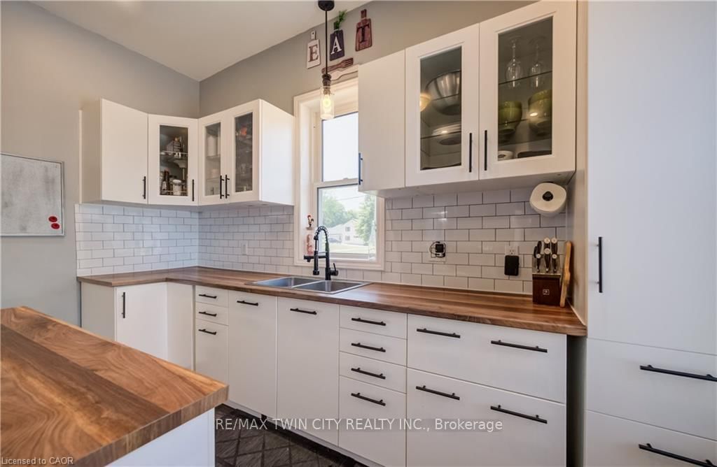 290 TURNBERRY Street • Huron East, ON photo 16