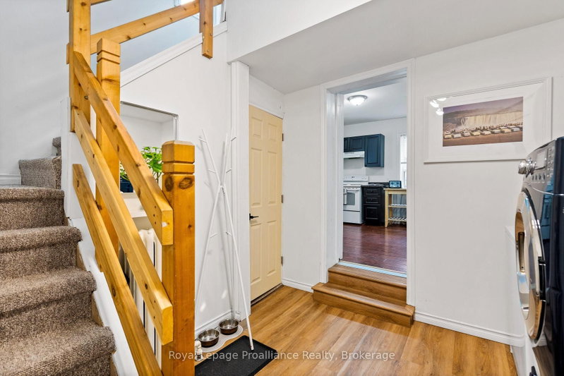Upper - 5654 Desson Avenue