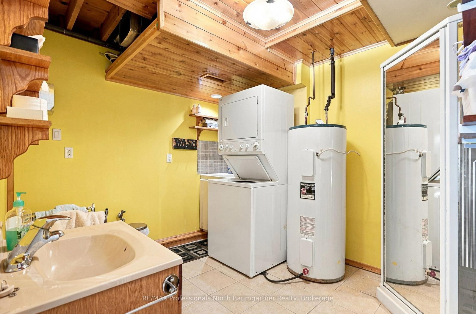 1125 Providence Drive • Algonquin Highlands, ON photo 17