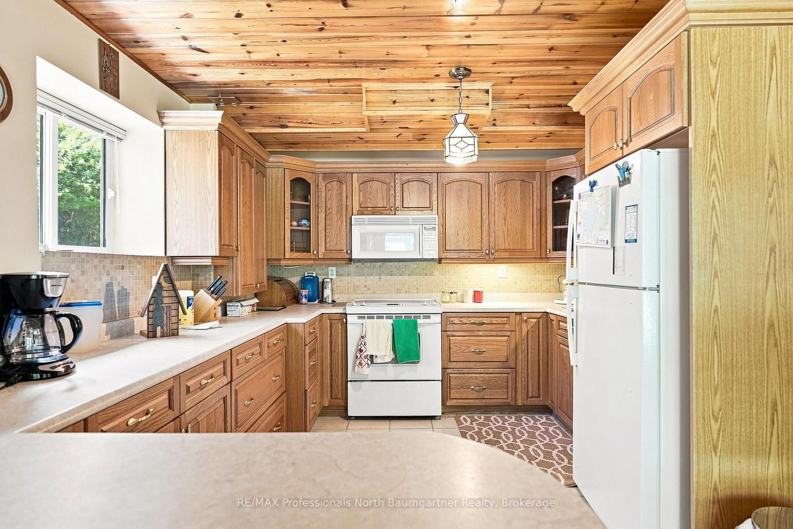 1125 Providence Drive • Algonquin Highlands, ON photo 9