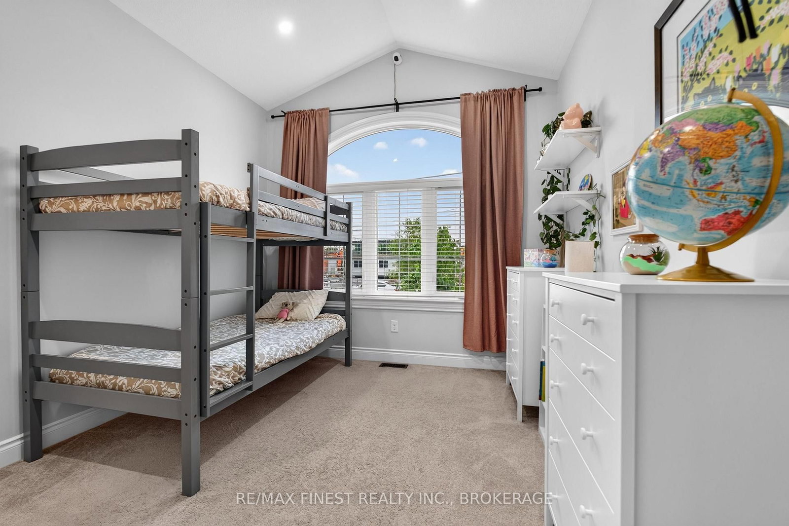 28 Park Crescent • Loyalist, ON photo 13