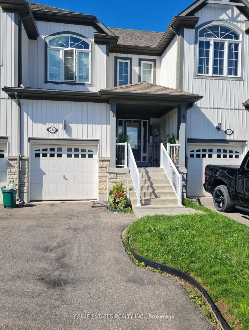 home for lease on 754 Cook Crescent
