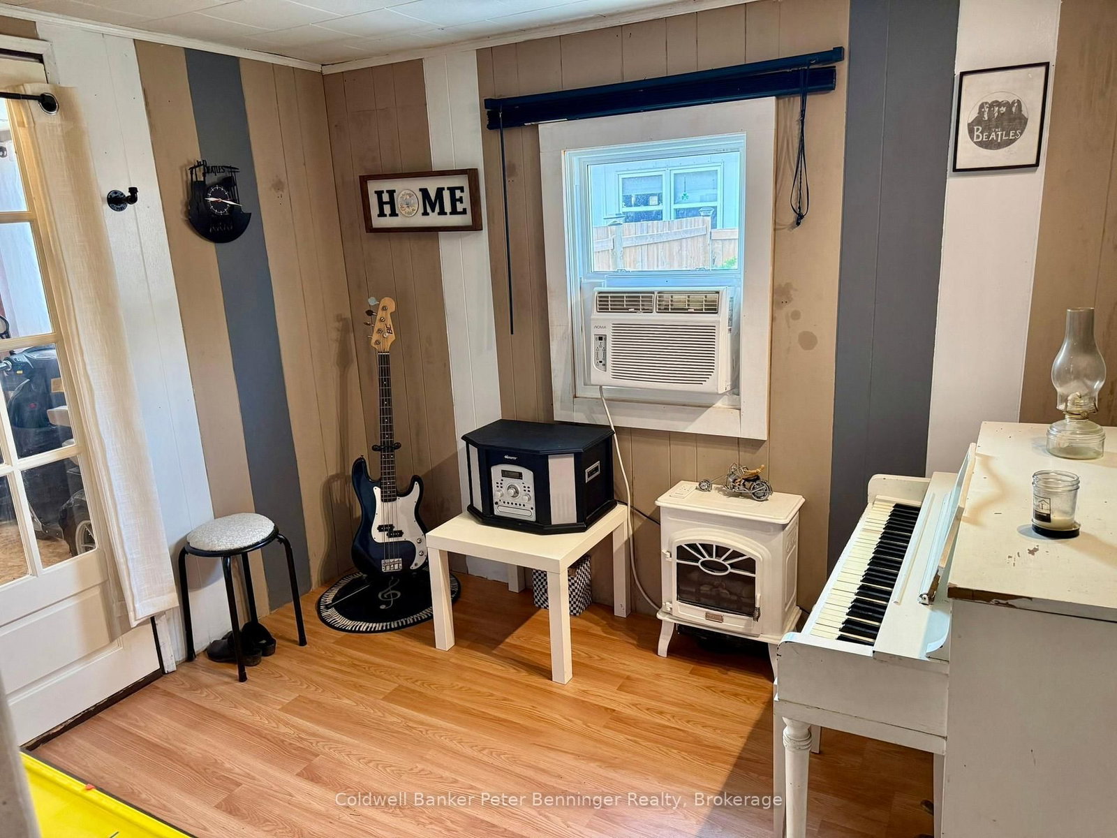 23 Bluejay Court • Brockton, ON photo 3