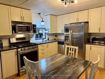 23 Bluejay Court • Brockton, ON photo 4