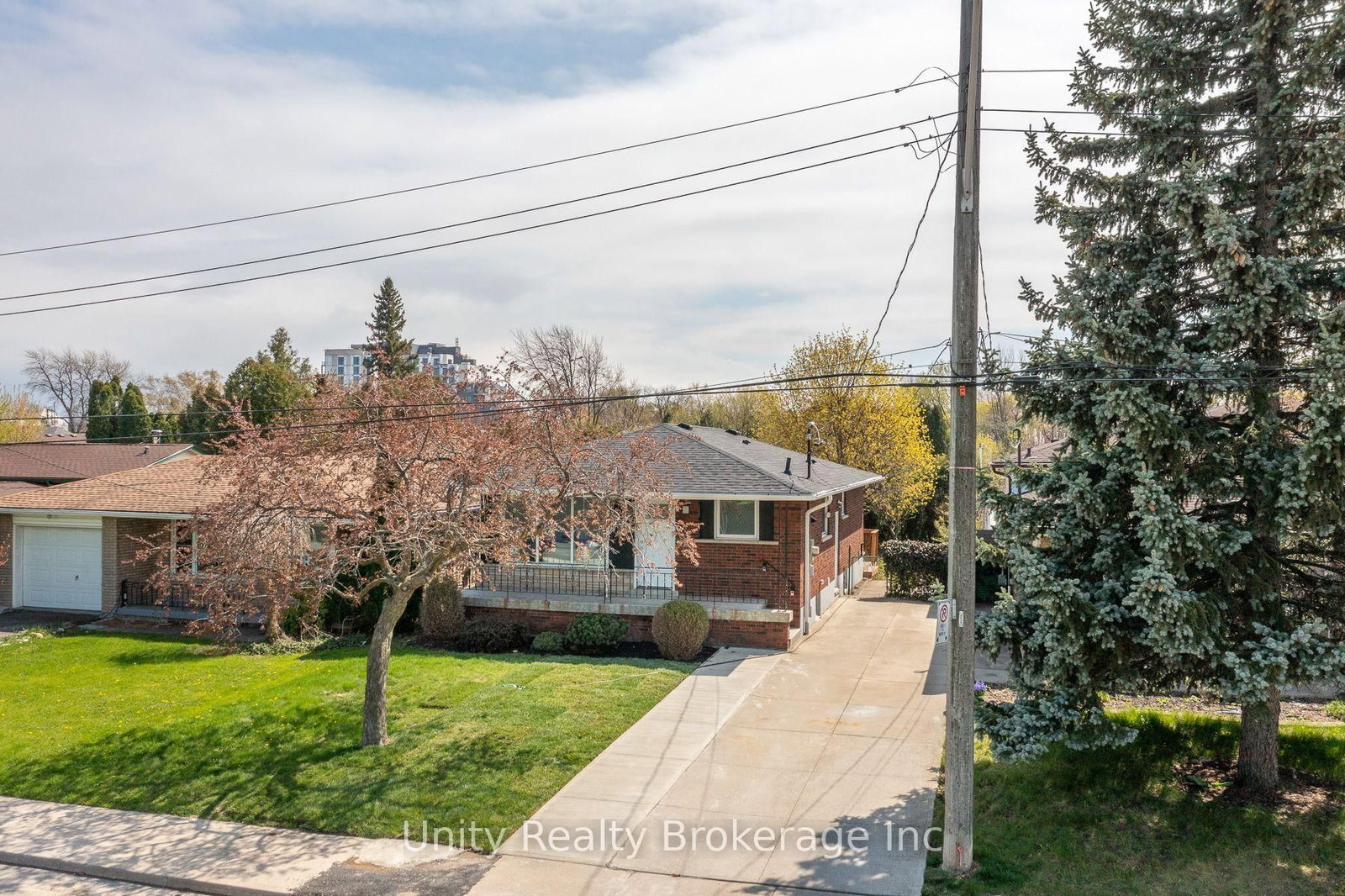 23 Tyrone Drive • Hamilton, ON photo 1