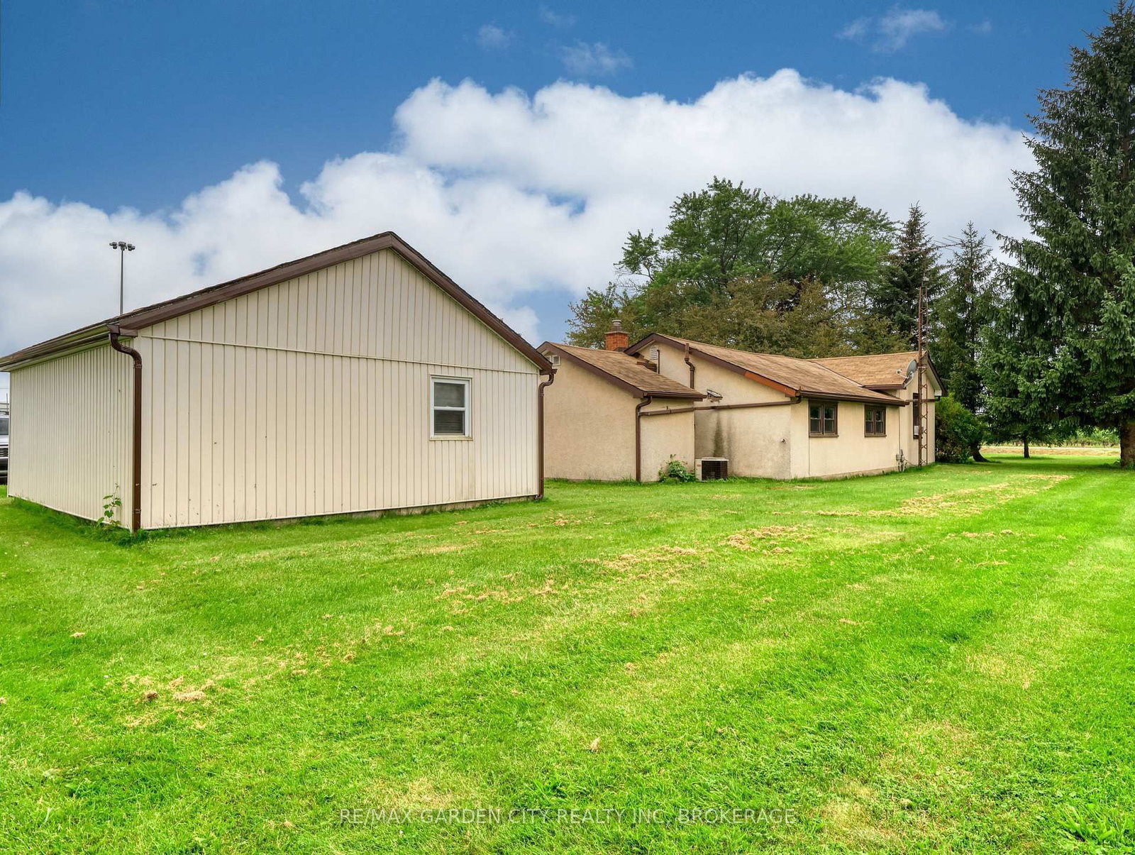 1408 Fifth Street • St. Catharines, ON photo 11