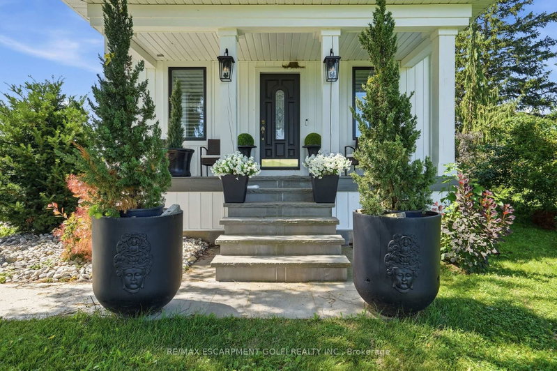 219 Ridge Road W
