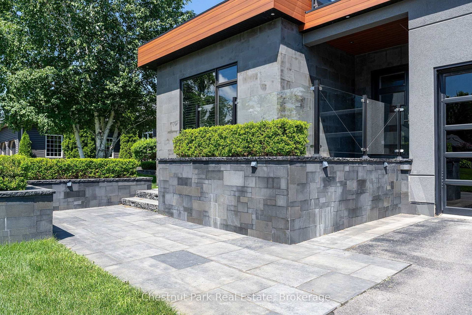 131 Grand Cypress Lane • Blue Mountains, ON photo 4