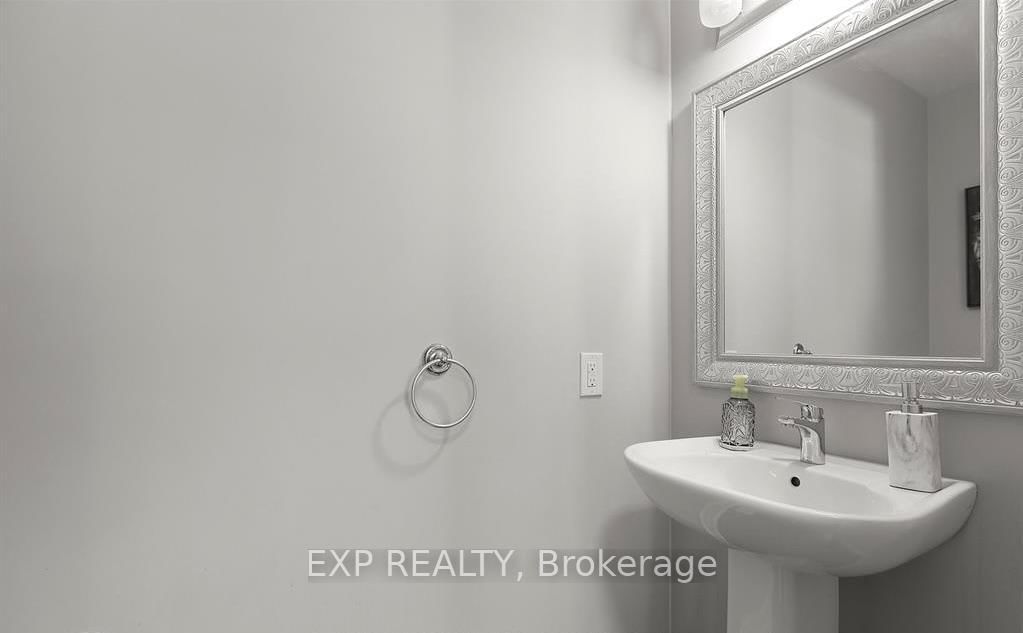 12 Knockaderry Crescent • Ottawa, ON photo 13