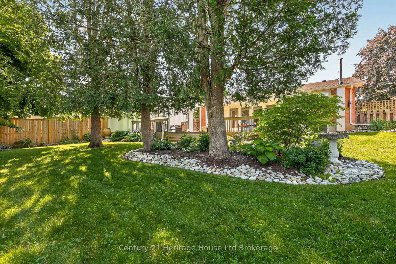803 Gladstone Drive • Woodstock, ON photo 5