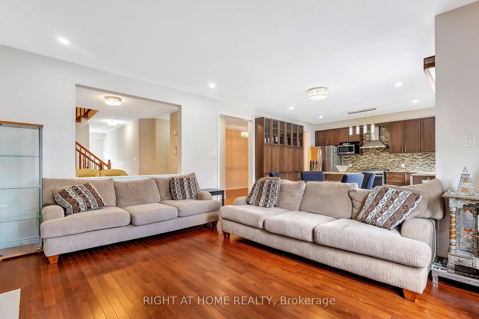 209 Rivertree Street • Ottawa, ON photo 19