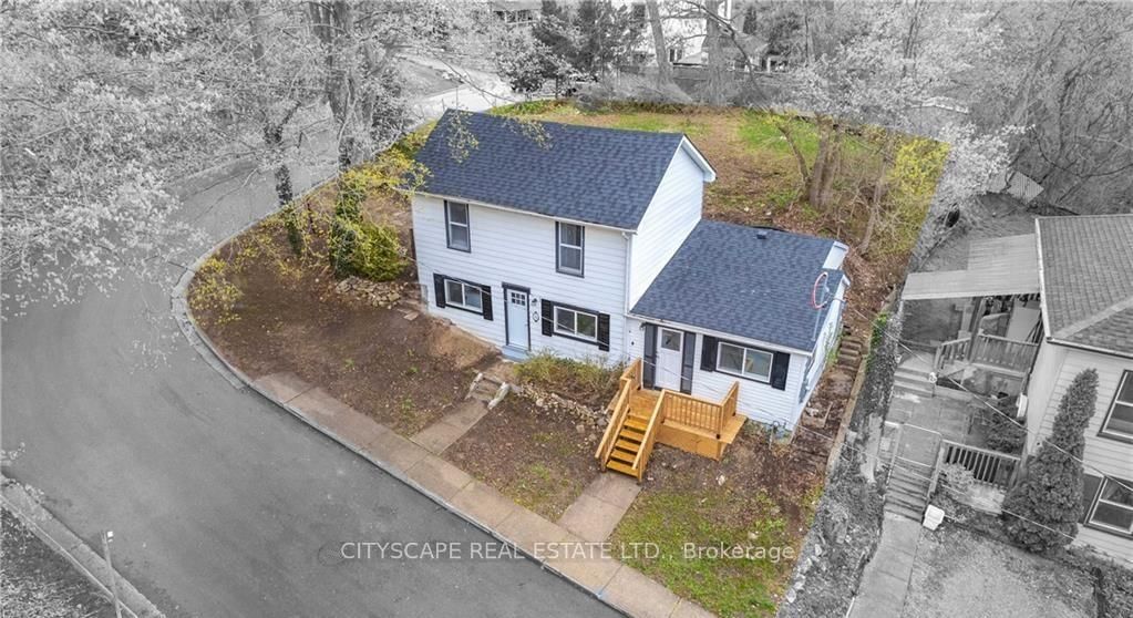 14 Mount Elgin Street • Brant, ON photo 12