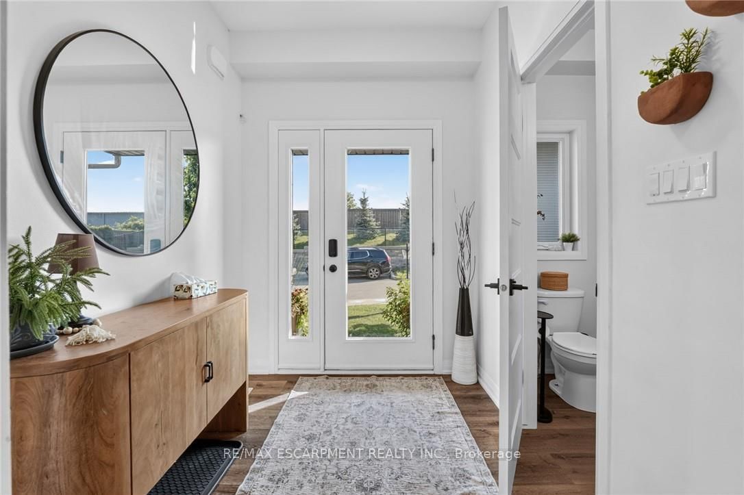 6 JAYLA Lane • West Lincoln, ON photo 3