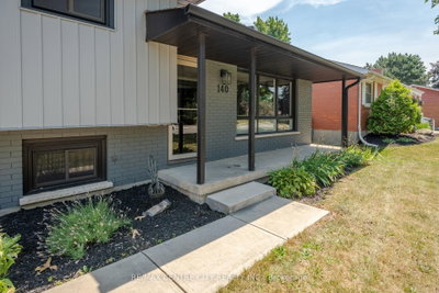 140 Oakwood Place • Thames Centre, ON photo 2