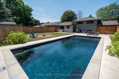 140 Oakwood Place • Thames Centre, ON photo 7