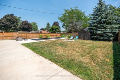 140 Oakwood Place • Thames Centre, ON photo 9