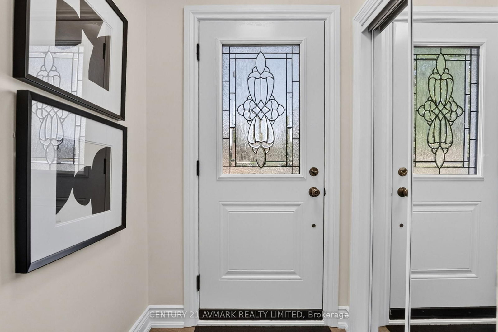 6268 Corwin Crescent • Niagara Falls, ON photo 3