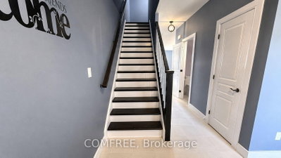 2024 Wateroak Drive • London North, ON photo 3