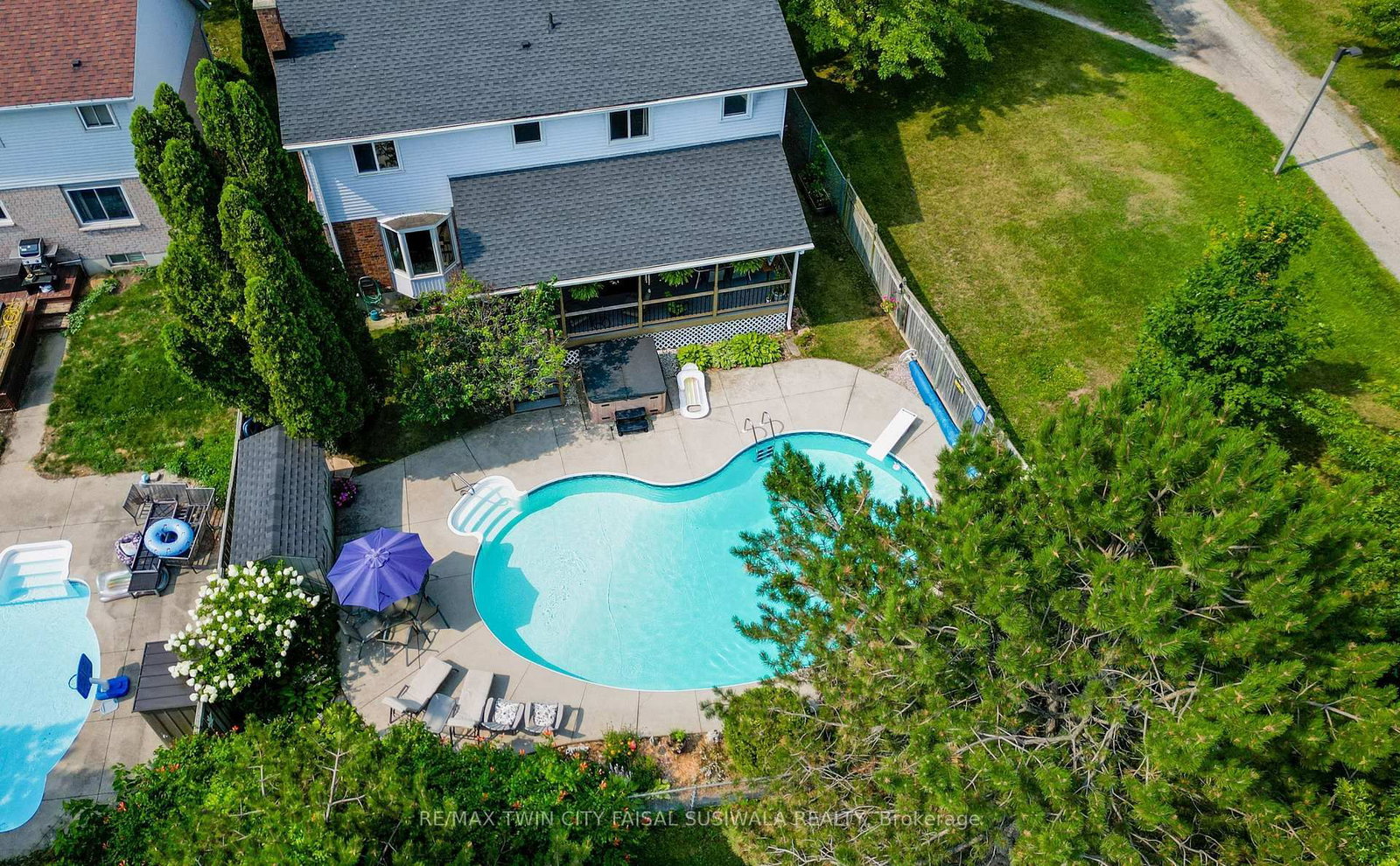 341 Cooper Street • Cambridge, ON photo 2