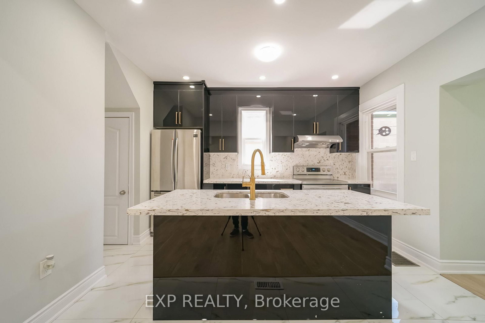 Detached House for sale at 1509 Main Street, Hamilton, Ontario, L8K 1E2 - Homeside - MLS: X13574450