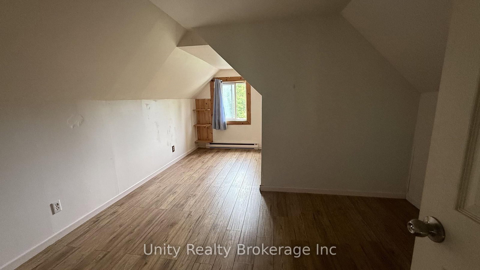 394 Bridge Street E • Belleville, ON photo 15