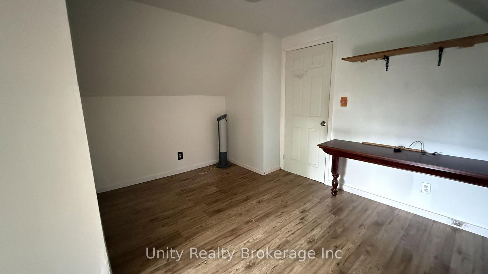 394 Bridge Street E • Belleville, ON photo 18