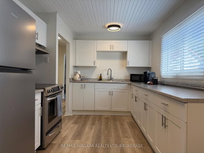 4354 Fifth Avenue — photo 3
