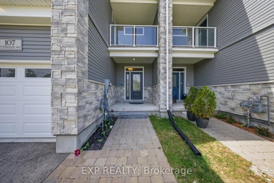 107 Stephenson Way — photo 3