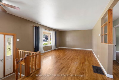 12029 Main Street • North Dundas, ON photo 6