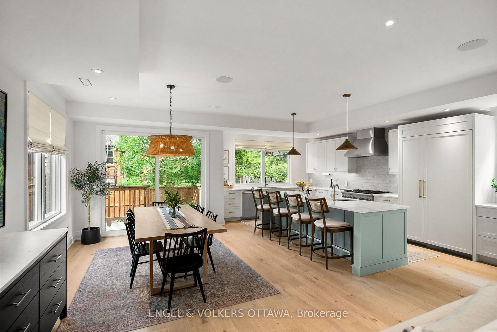Detached House sold at 31 Woodlawn Avenue, Ottawa, Ontario, K1S 2S8 - Glebe - MLS: X13574792
