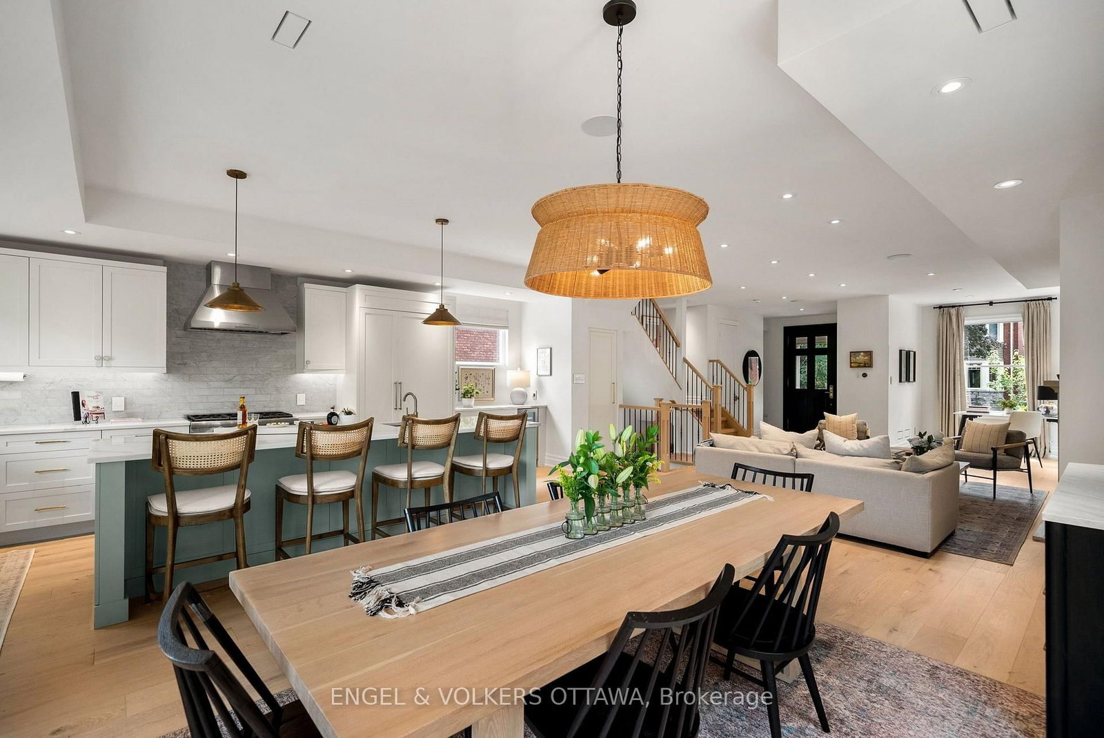 Detached House sold at 31 Woodlawn Avenue, Ottawa, Ontario, K1S 2S8 - Glebe - MLS: X13574792
