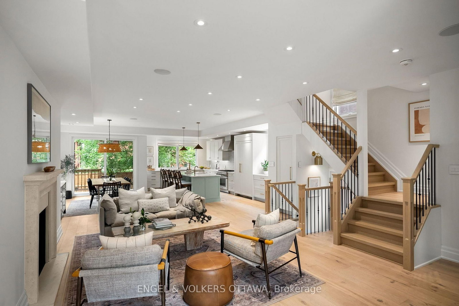 Detached House sold at 31 Woodlawn Avenue, Ottawa, Ontario, K1S 2S8 - Glebe - MLS: X13574792
