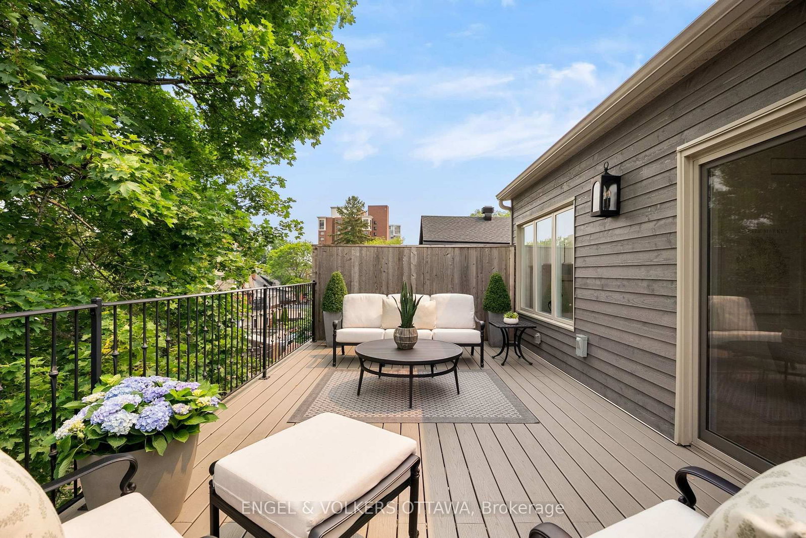 Detached House sold at 31 Woodlawn Avenue, Ottawa, Ontario, K1S 2S8 - Glebe - MLS: X13574792