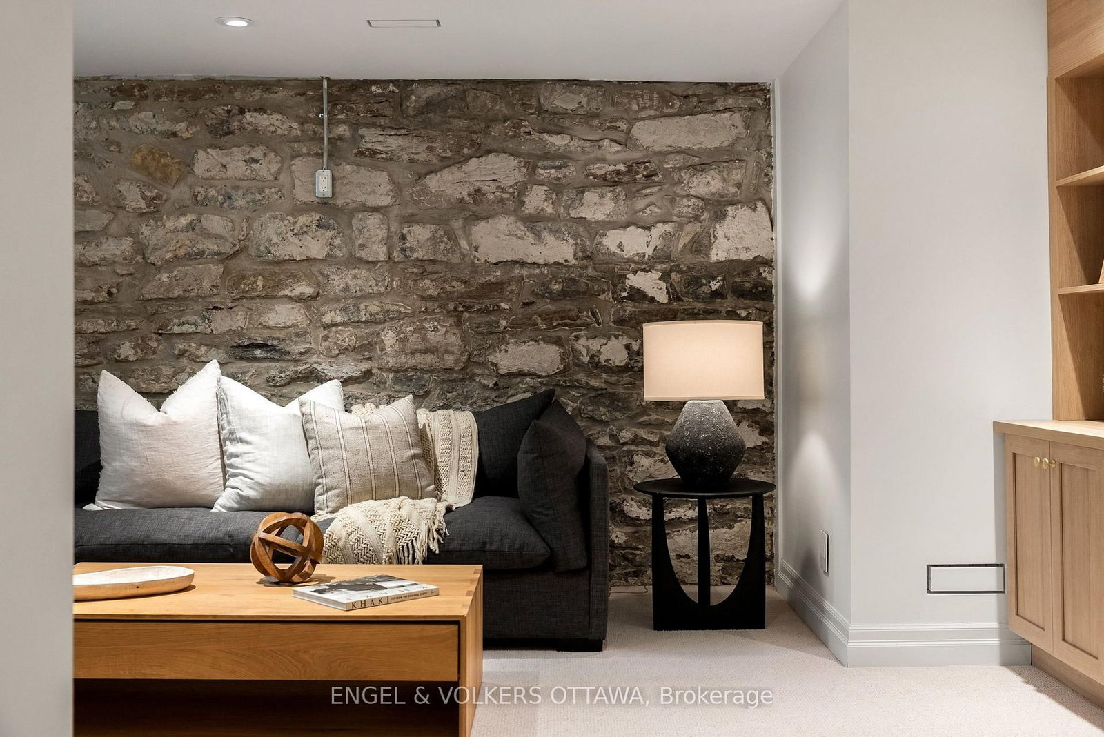 Detached House sold at 31 Woodlawn Avenue, Ottawa, Ontario, K1S 2S8 - Glebe - MLS: X13574792