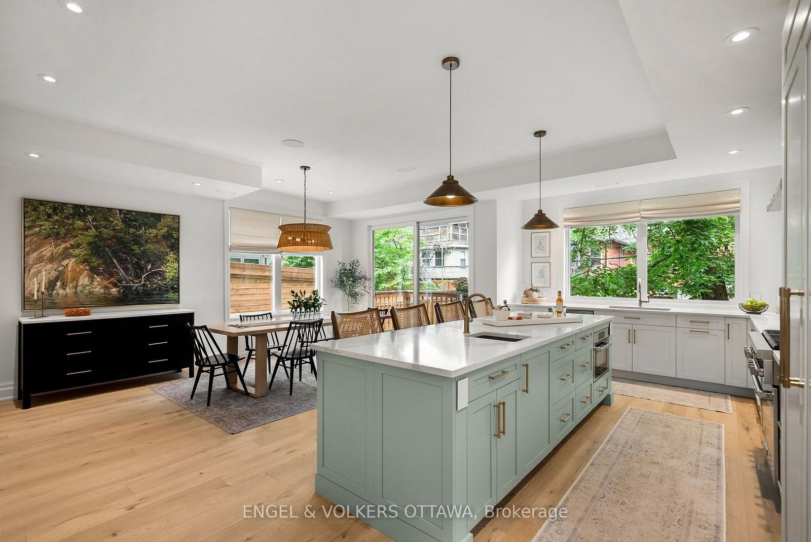 Detached House sold at 31 Woodlawn Avenue, Ottawa, Ontario, K1S 2S8 - Glebe - MLS: X13574792