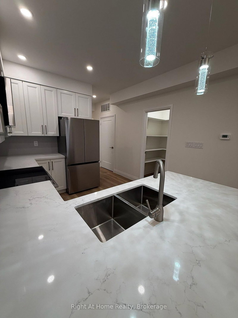 576B Guelph Street