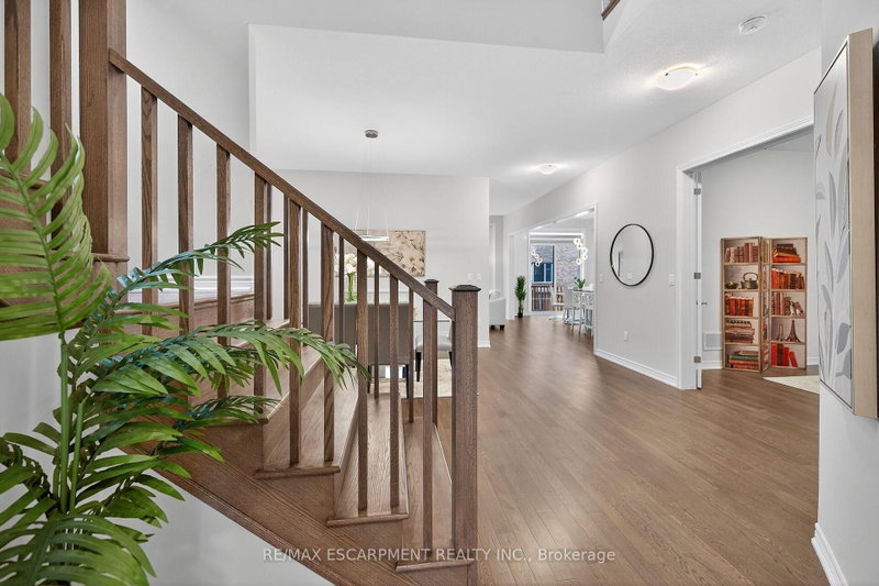 67 Starfire Cres photo 4