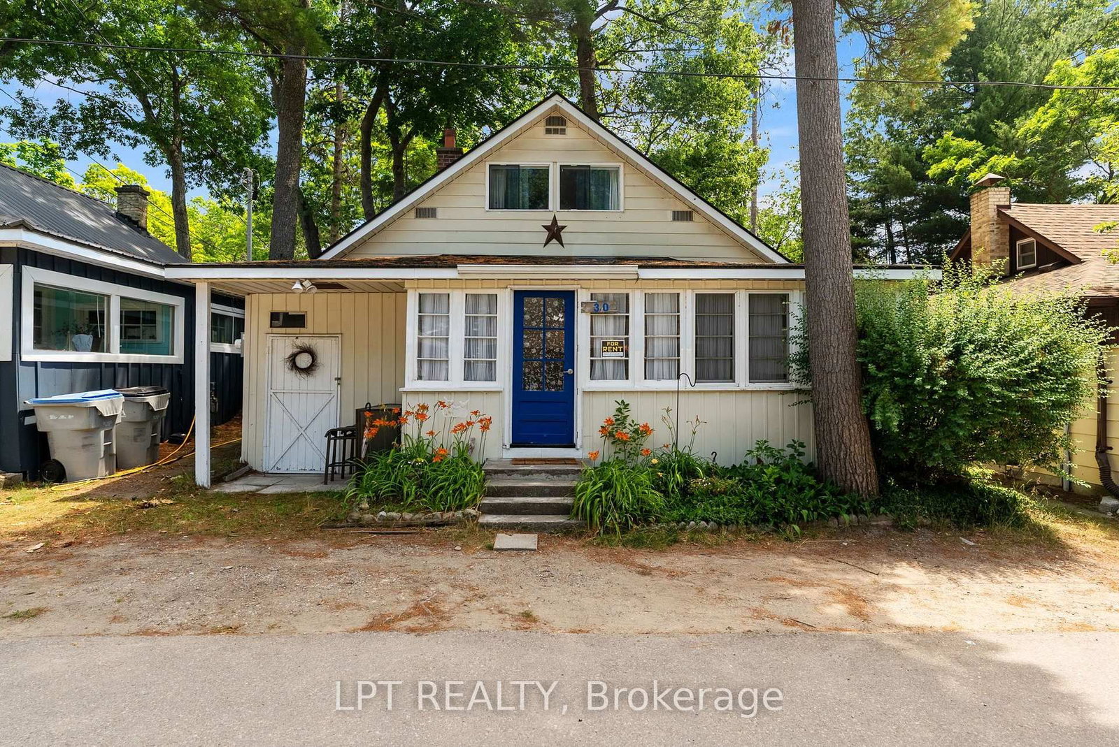 30 Woodward Avenue, Lambton Shores — photo 2
