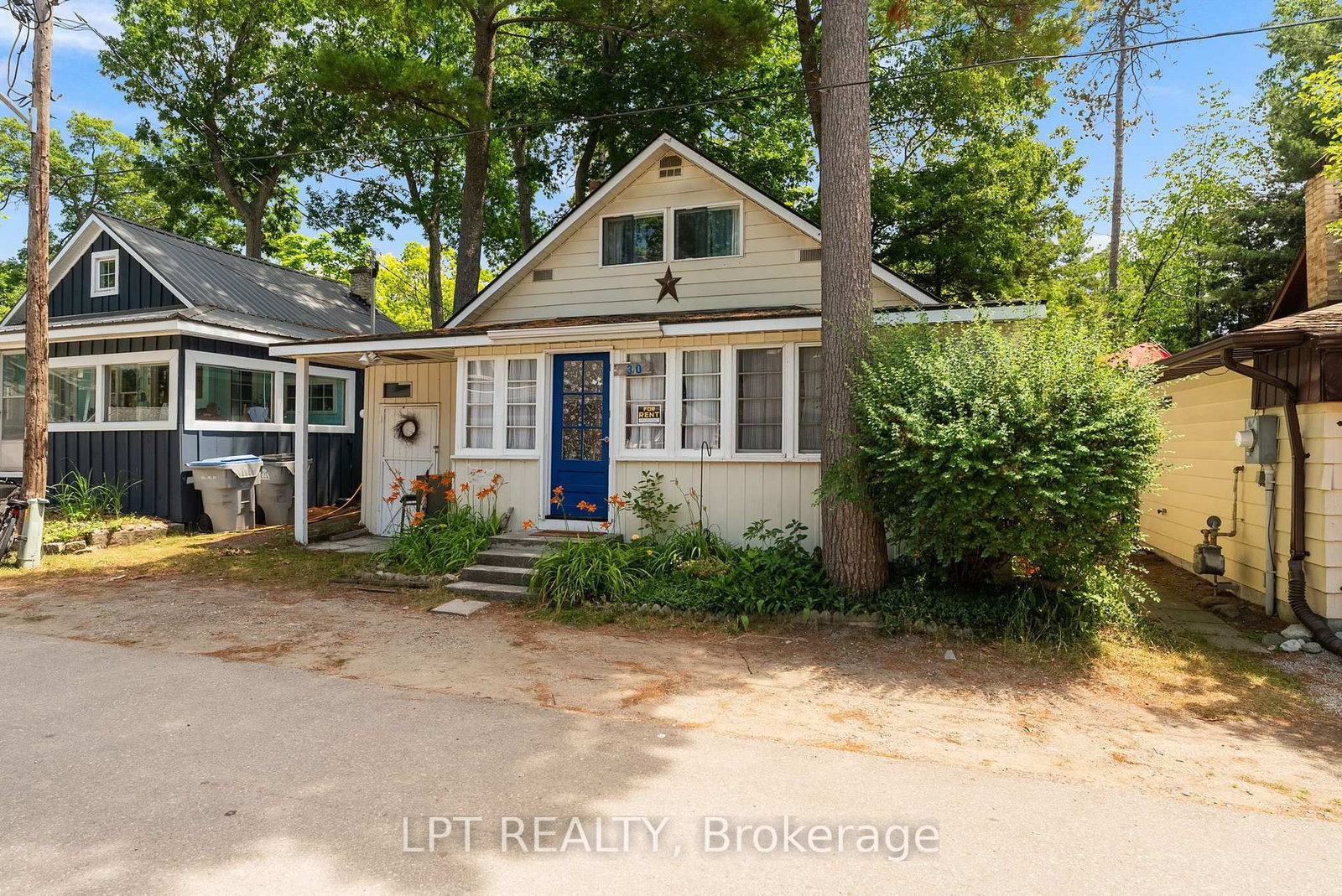 30 Woodward Avenue, Lambton Shores — photo 3