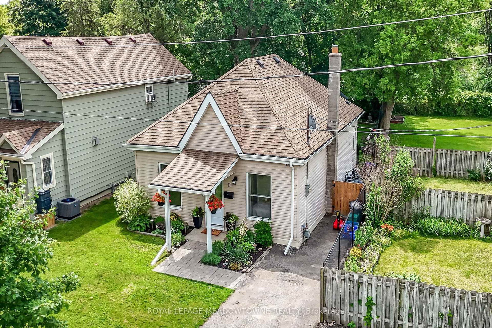 11 Stirton Avenue • Brantford, ON photo 37