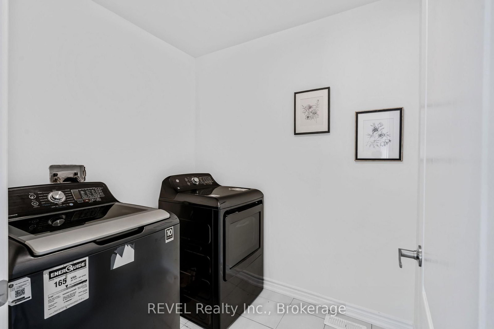 20 Ever Sweet Way • Thorold, ON photo 22