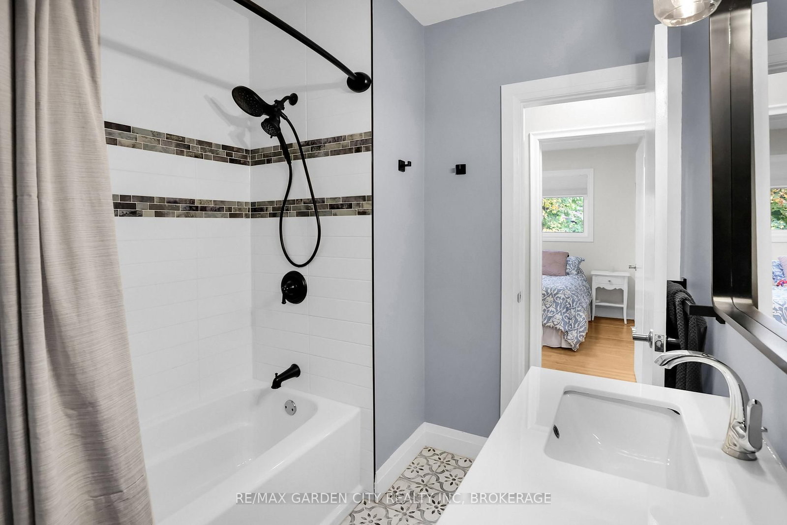 26 Millward Avenue • St. Catharines, ON photo 17