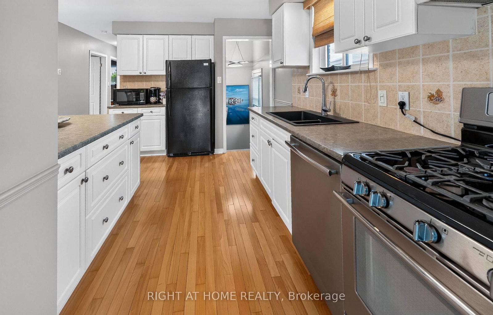 27 Dyer Street • St. Thomas, ON photo 4