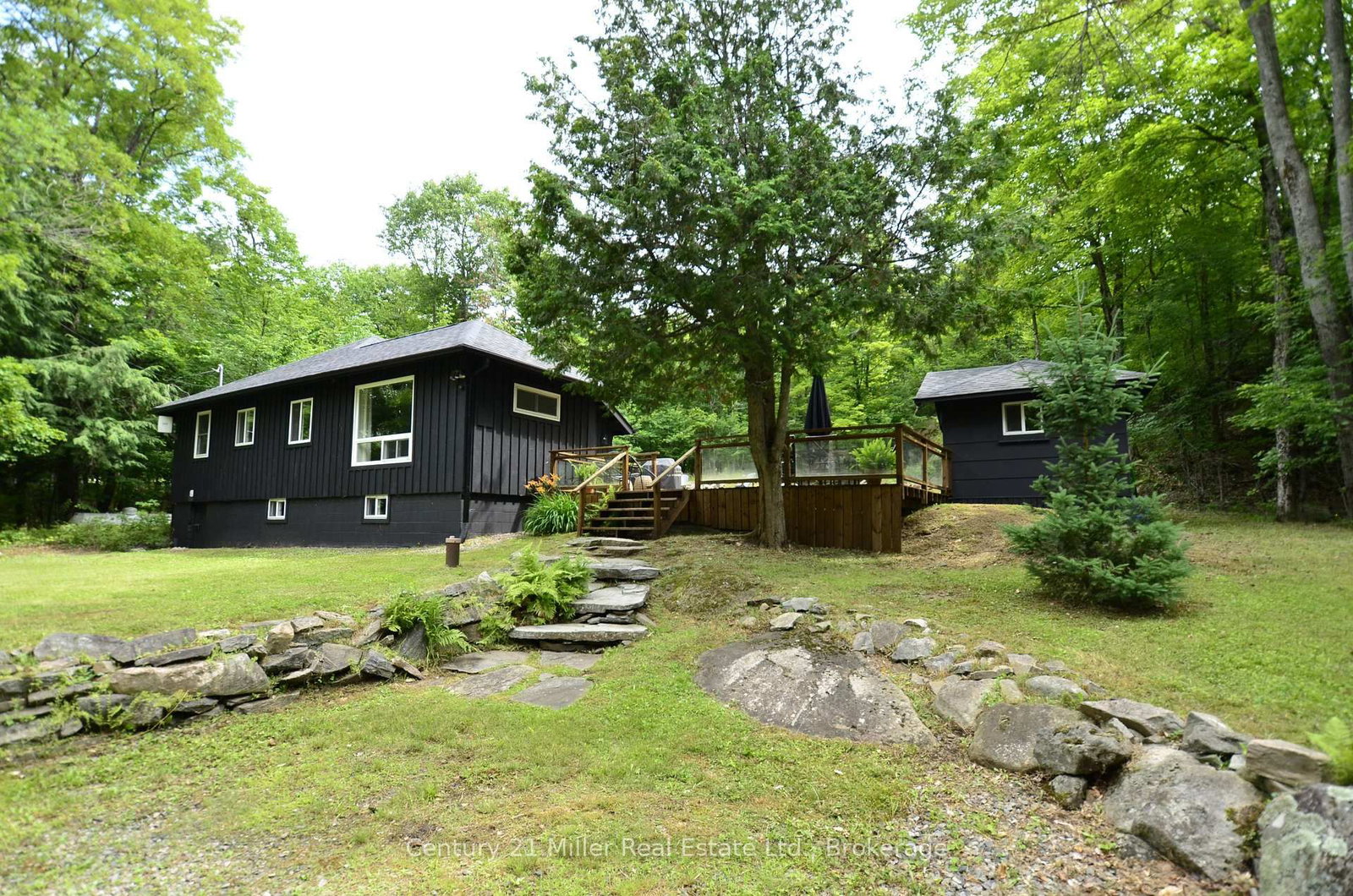 Detached House sold at 1279 Carlingford Road, Muskoka Lakes, Ontario, P0B 1J0 - Medora - MLS: X13575260