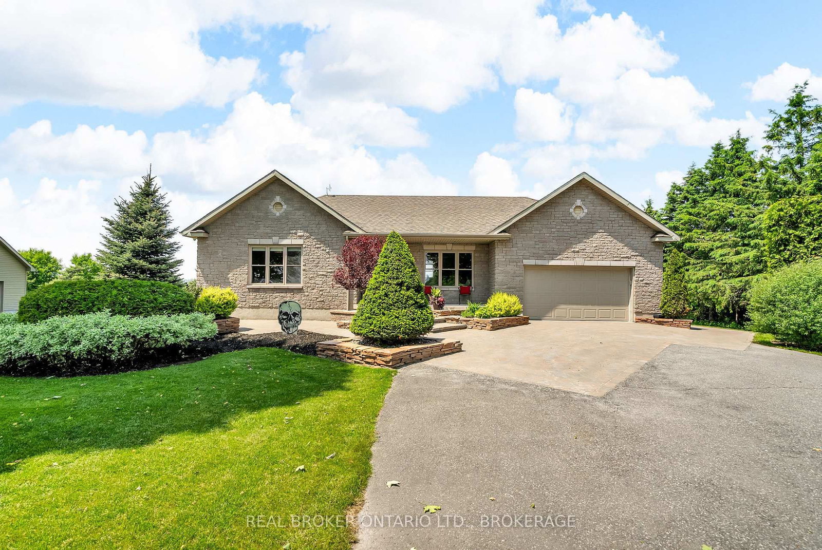 17623 Sandringham Road • North Stormont, ON photo 2