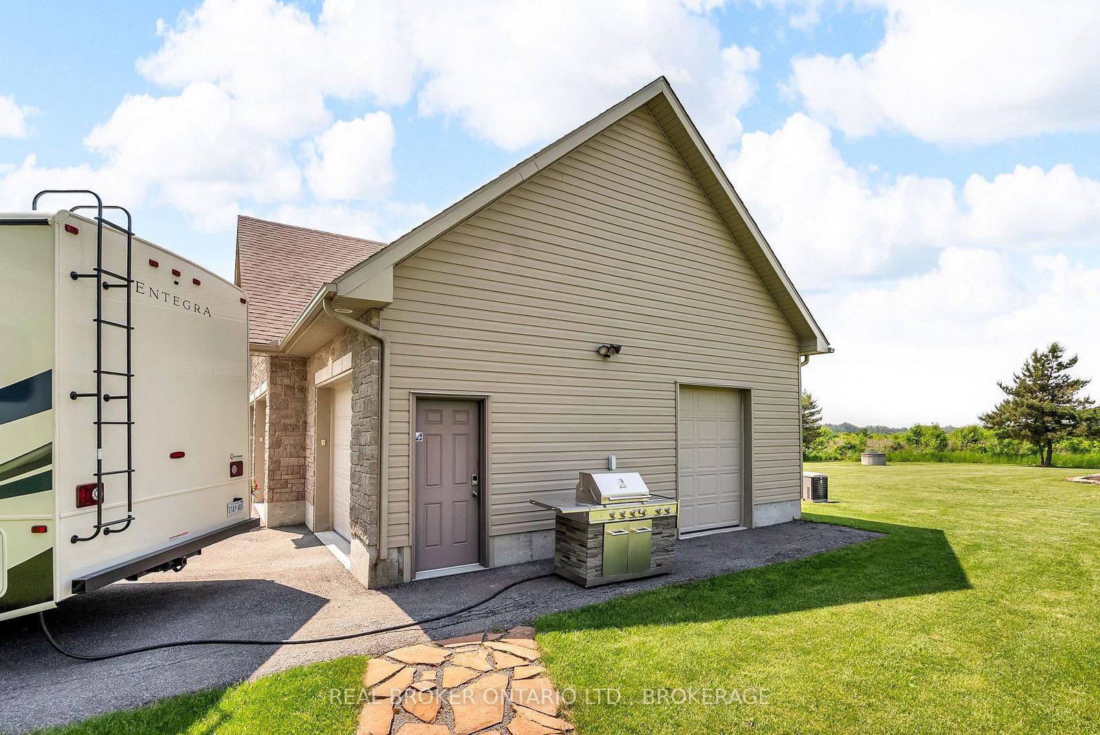 17623 Sandringham Road • North Stormont, ON photo 43